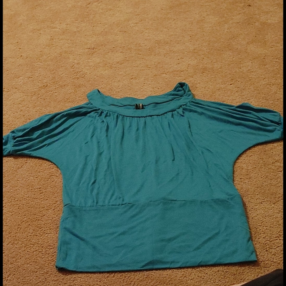 Weavers cold shoulder shirt L